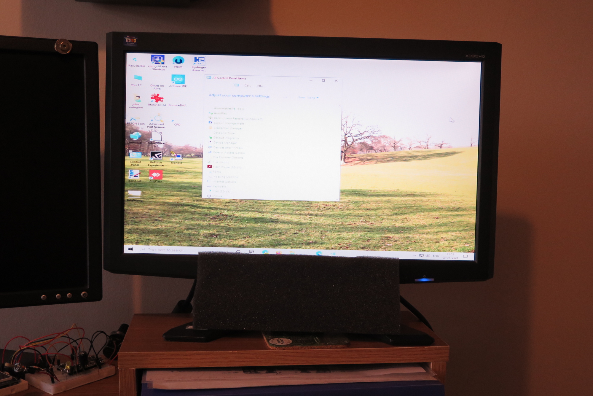 display issues on old PC d349458f-3051-43c0-a549-4c53d97a0308?upload=true.jpg