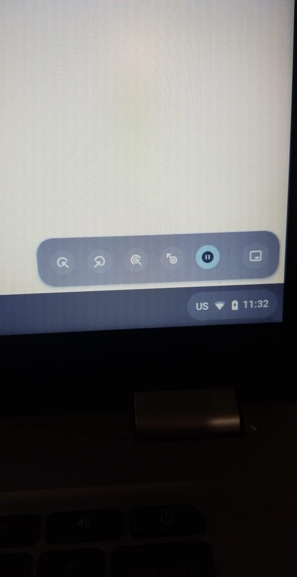 What is this on my screen and can't get rid of it d8391832-65a3-4e61-be1a-4f666b8c90e0?upload=true.jpg
