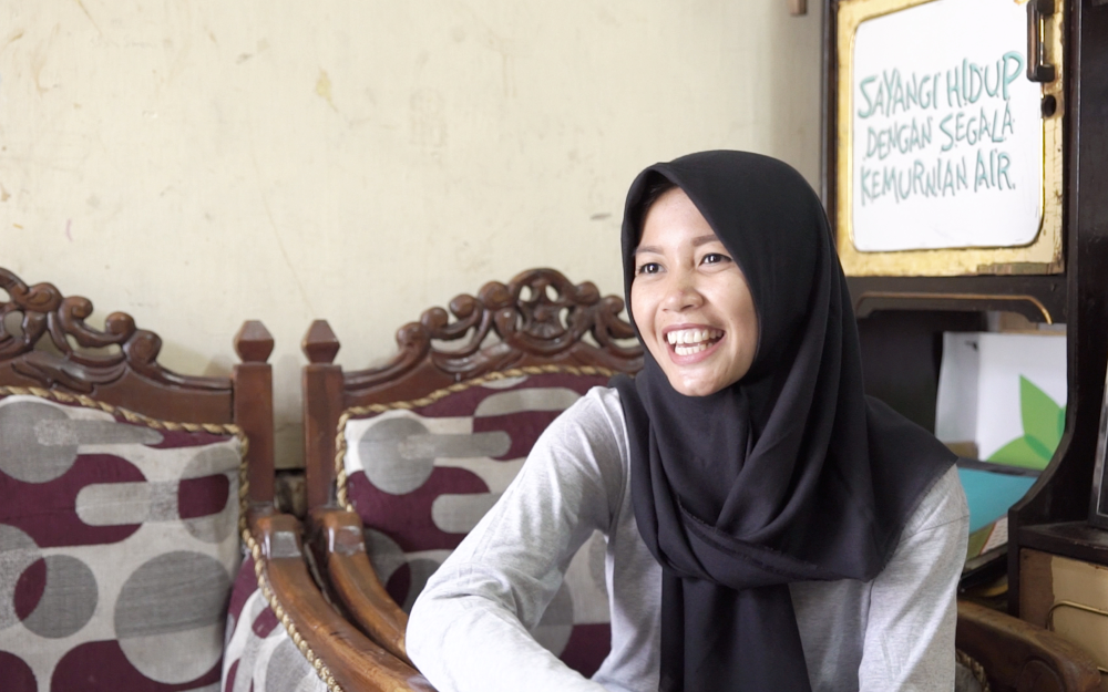 MWC19 - Dedicated Google Assistant button on more Android phones Dewi_2.max-1000x1000.png