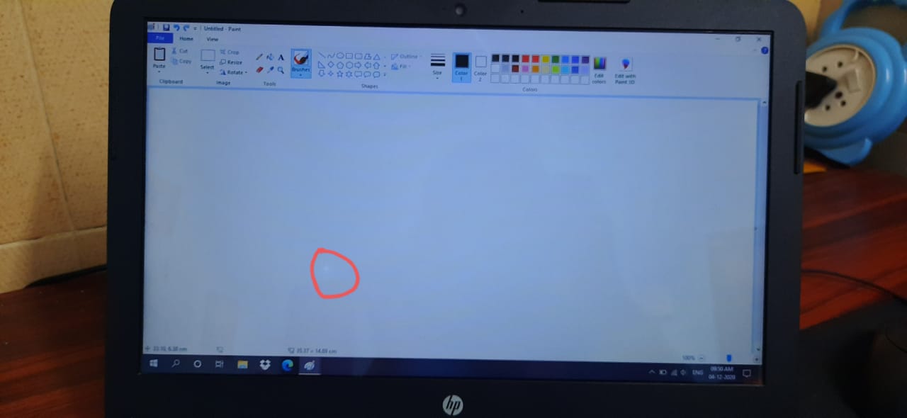 White dot on Screen e2243257-462a-4e39-9ed1-f963a380b663?upload=true.jpg