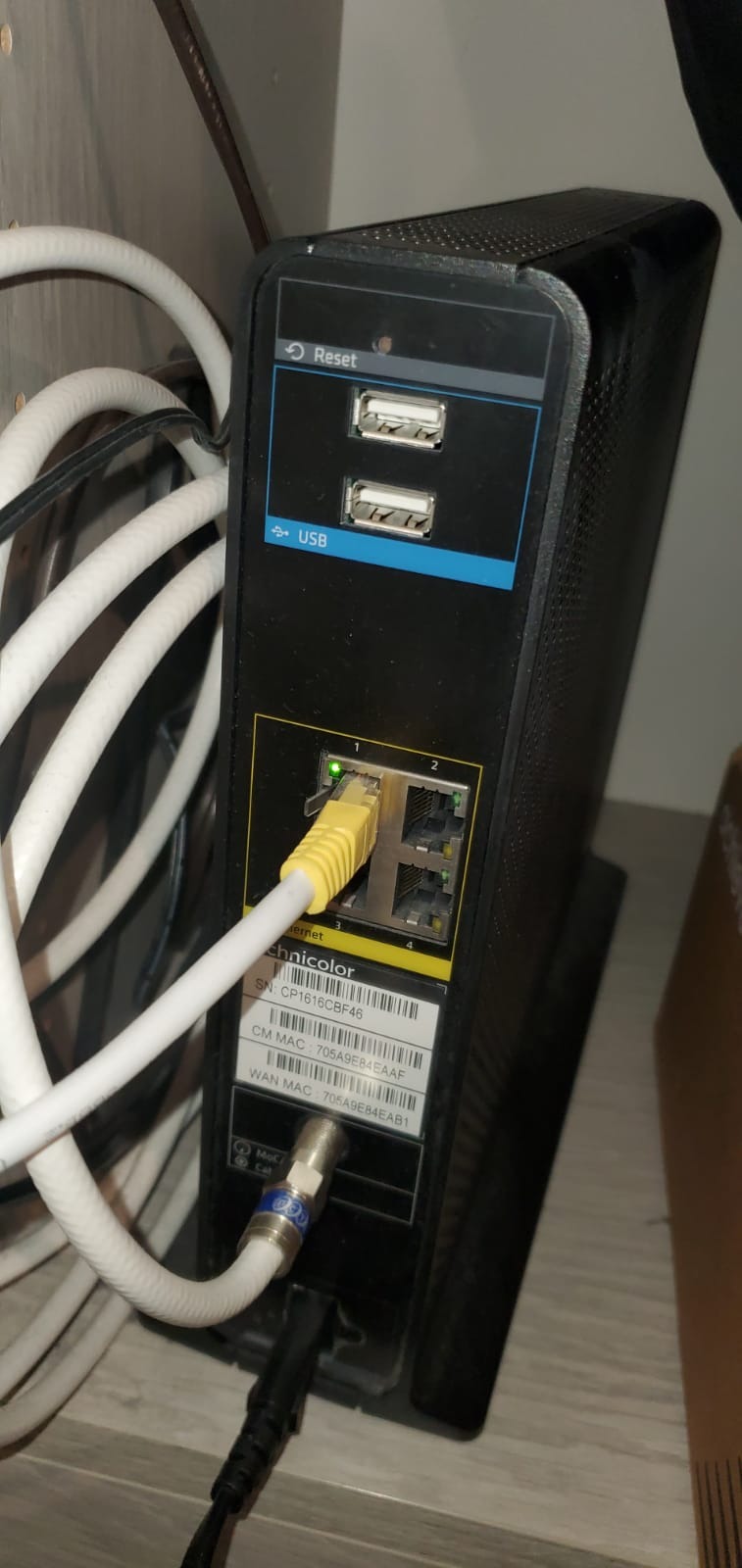 Time Warner Router wont recognize USB drive e33d3e42-9939-42cc-8134-dff6f5d839c6?upload=true.jpg