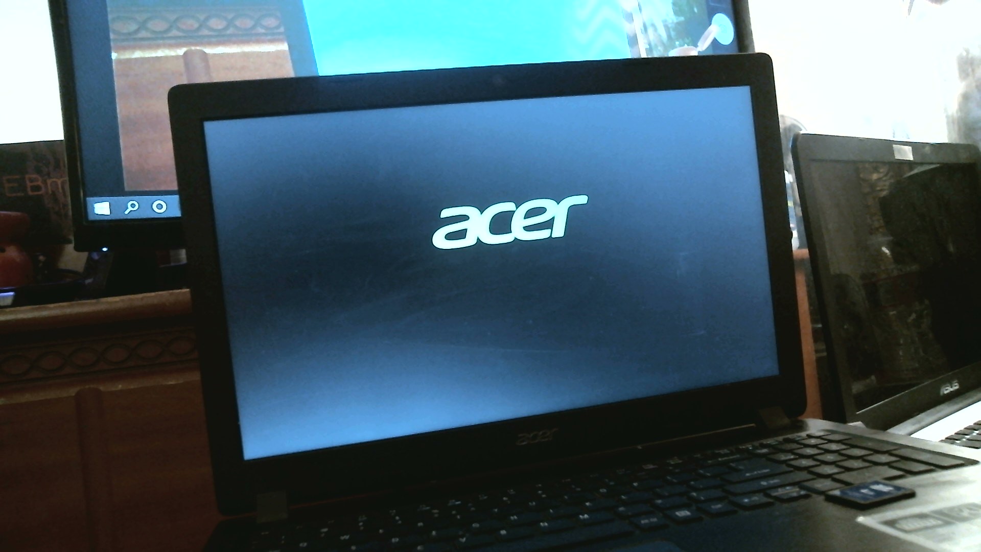 Acer Aspire 3  only showing logo screen after updates were interrupted e37cf38f-4070-4422-8f79-8ab0ed499271?upload=true.jpg
