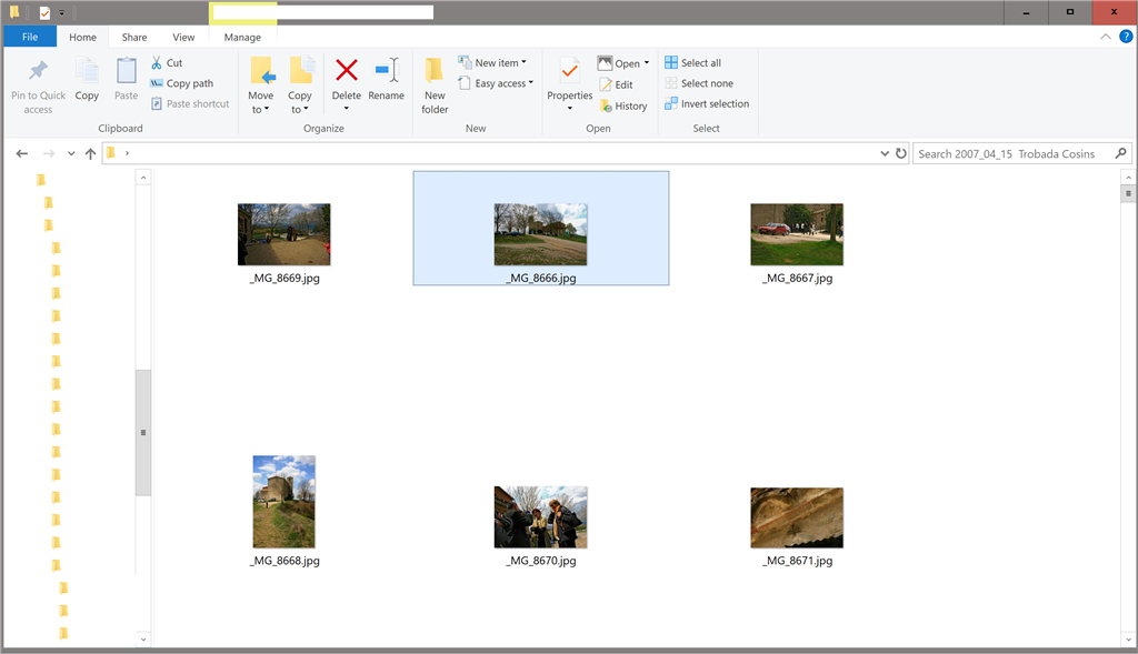 Why are large thumbnails in Win 10 file explorer so small and sparsely arranged on 4K... e846ac3e-36e4-4c81-bf9f-285b68b9f4ab.png