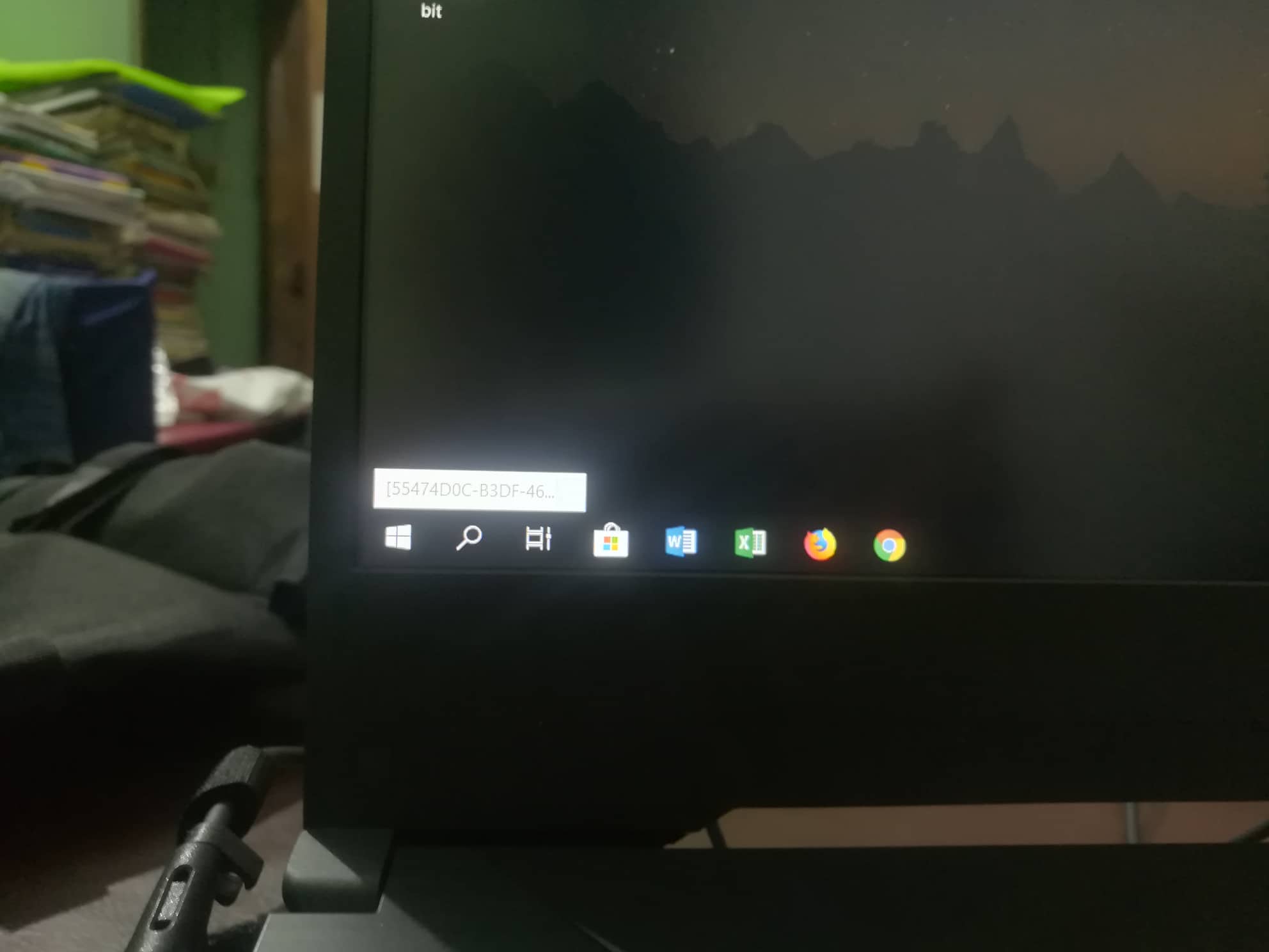 See some text on top of my windows 10 icon. edcfdd3a-84cf-4888-b7de-7eb6b94965e9?upload=true.jpg