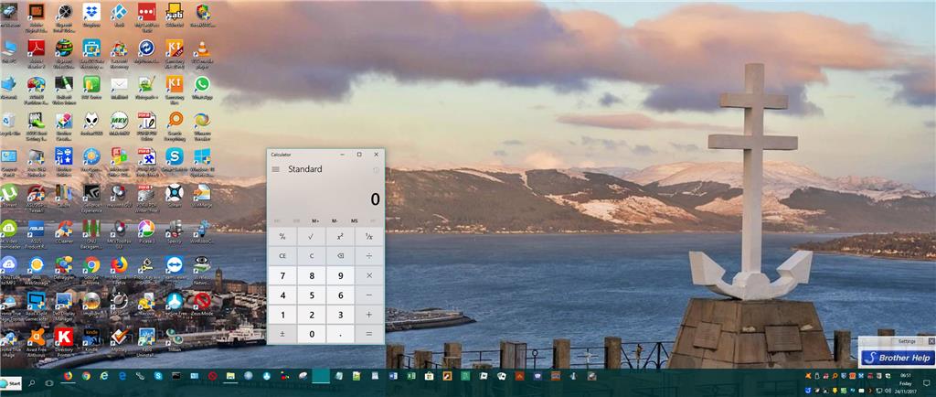 Windows 10 Calculator icon invisible on Taskbar f20d59e3-db80-4d15-b771-4cf71e4c8723.jpg