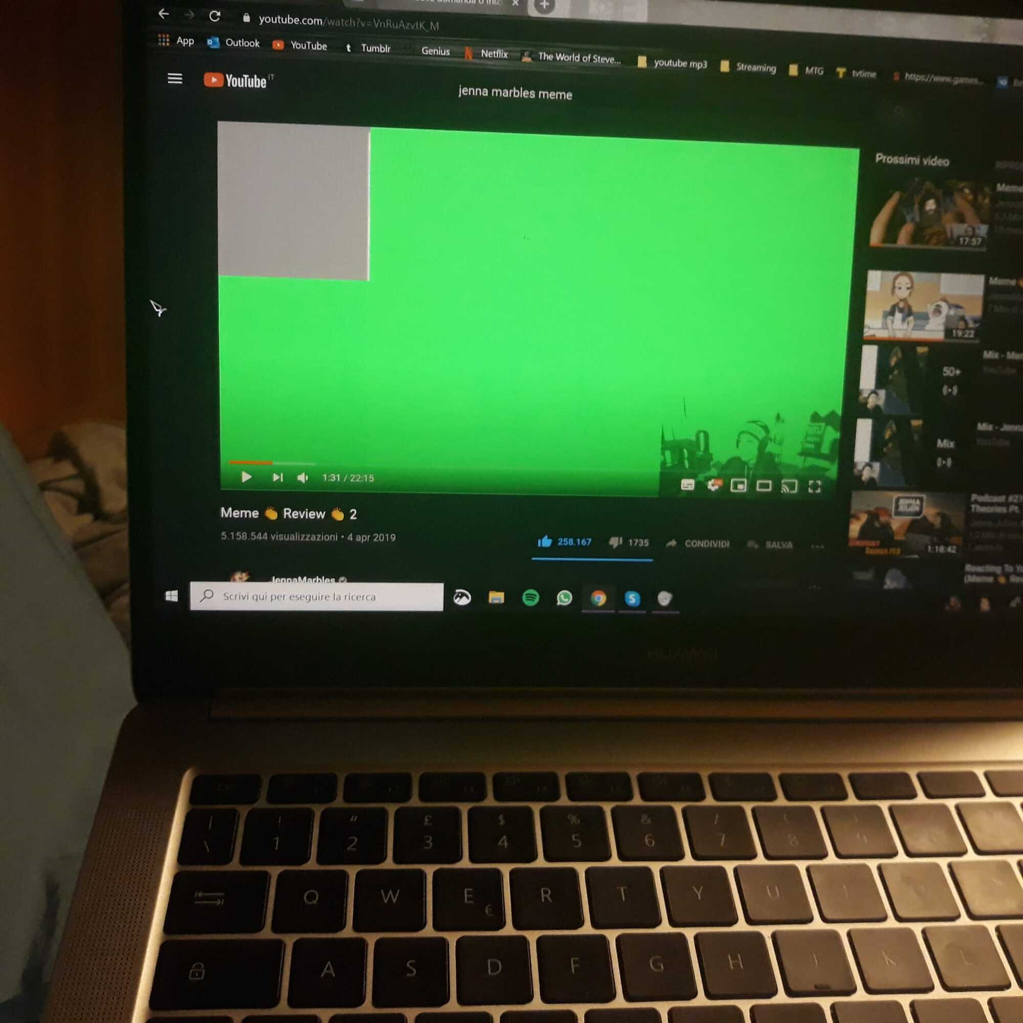 display problem w10 f62ee2e8-5b77-4343-a459-f3b9953d61ff?upload=true.jpg