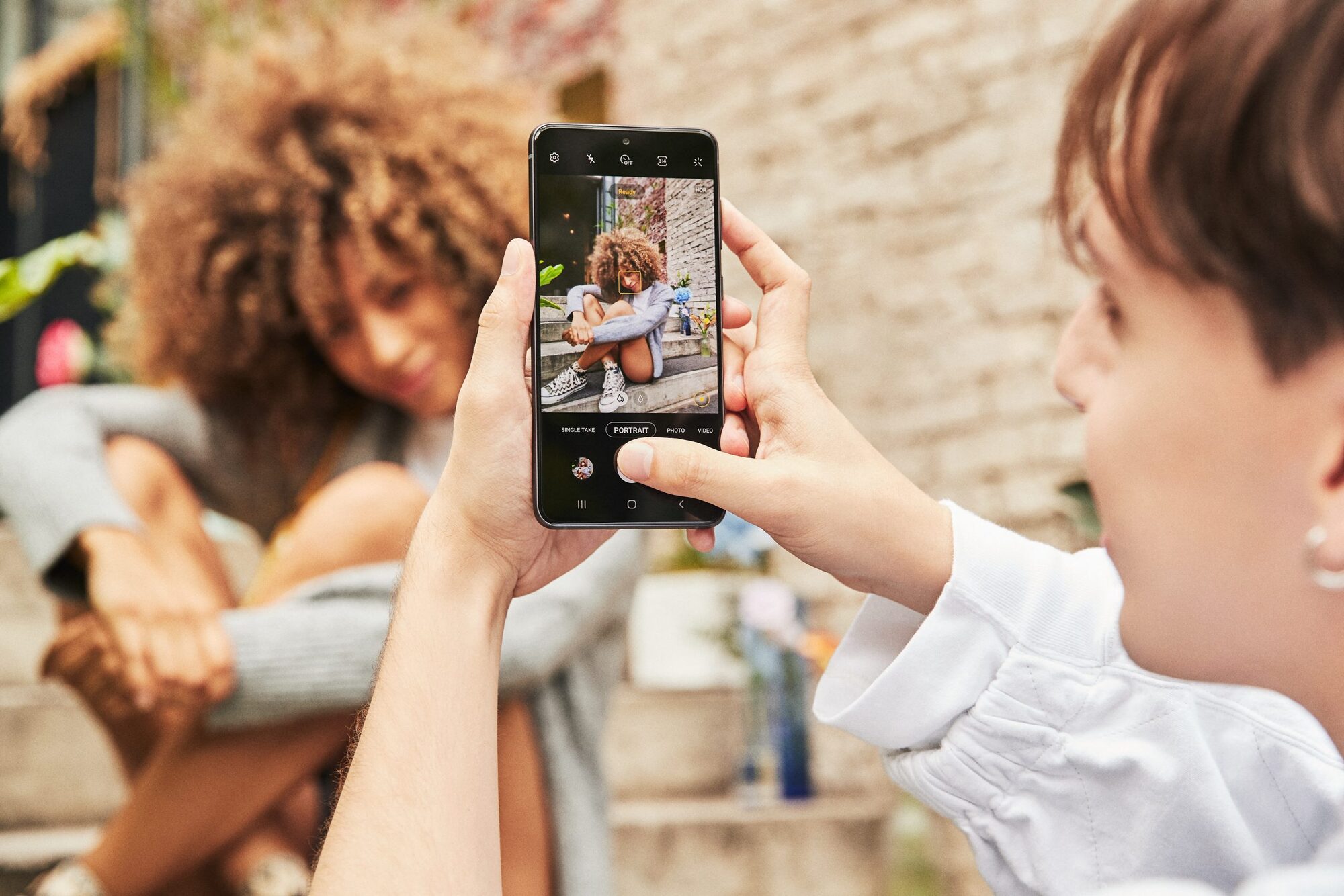 Windows 10, Galaxy S21, Phone Link, contacts? Galaxy-S21-FE_Lifestyle17-scaled.jpg