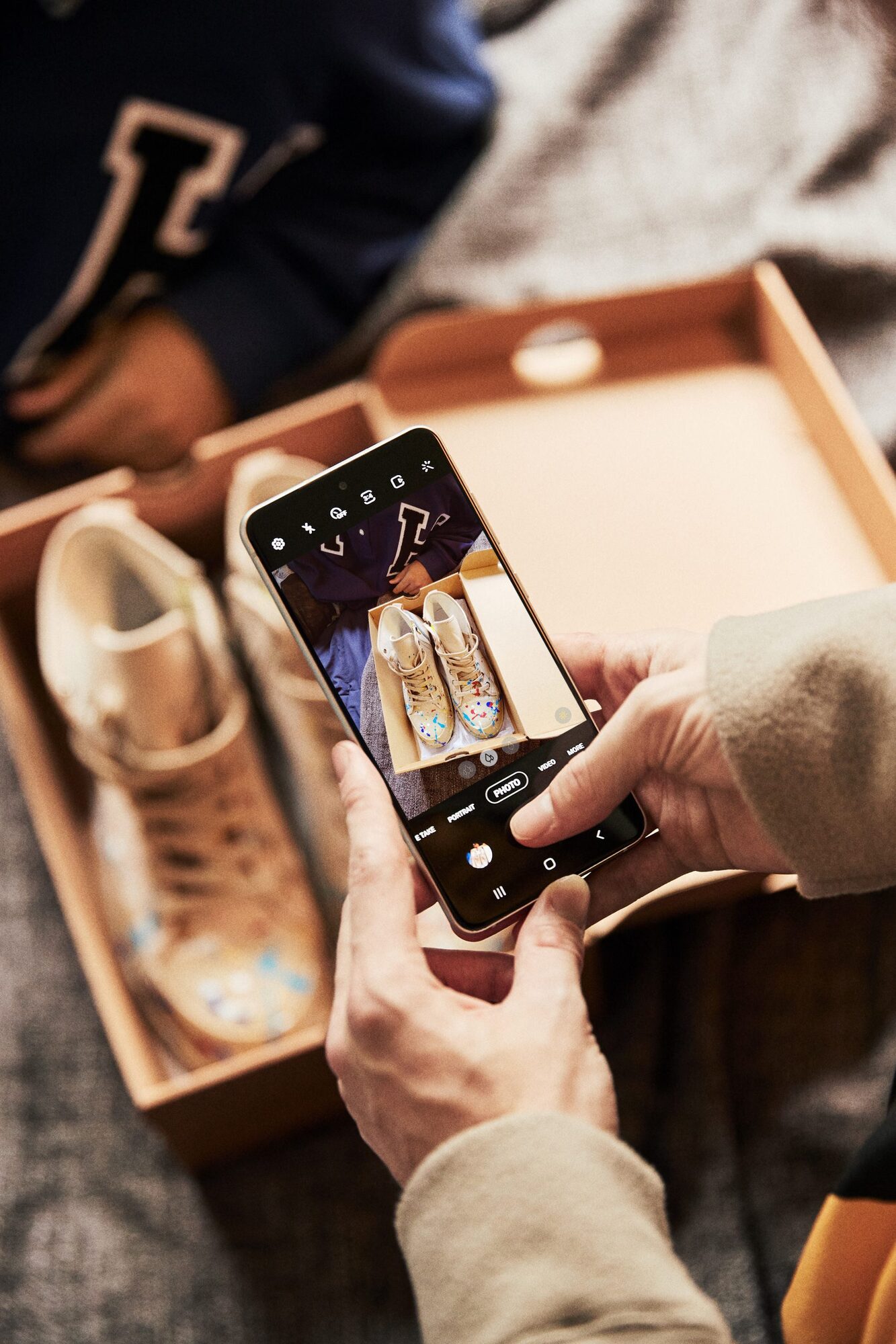 I have just had to return a GlaxyS20 and now a Galaxy S21 since January 2024 Galaxy-S21-FE_Lifestyle7-scaled.jpg