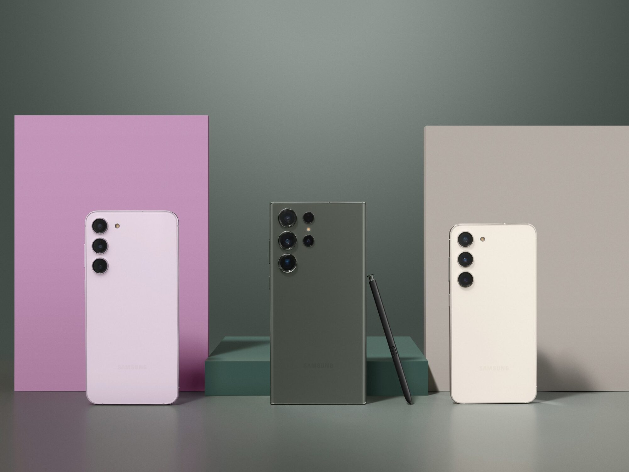 Plugged mobile S23 to win10 have always full access Galaxy-S23-Series_Image_02_HI-scaled.jpg