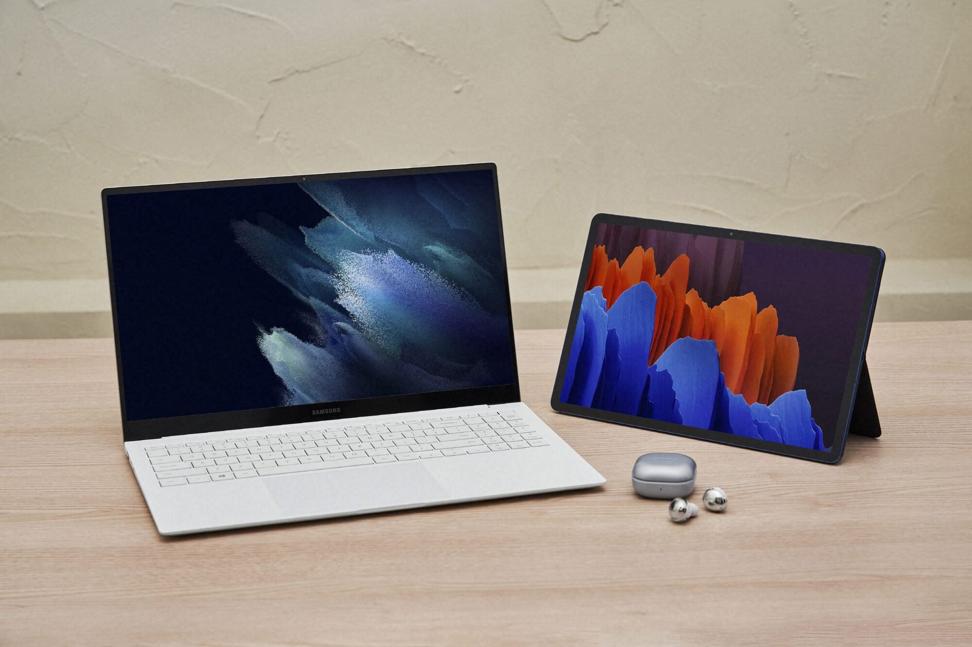 In my Samsung galaxy book pro 360 the camera is not working and also the Tablet mode as... Galaxy_Book_Pro_15inch_MysticSilver_Ecosystem_3_210417090817-scaled.jpg