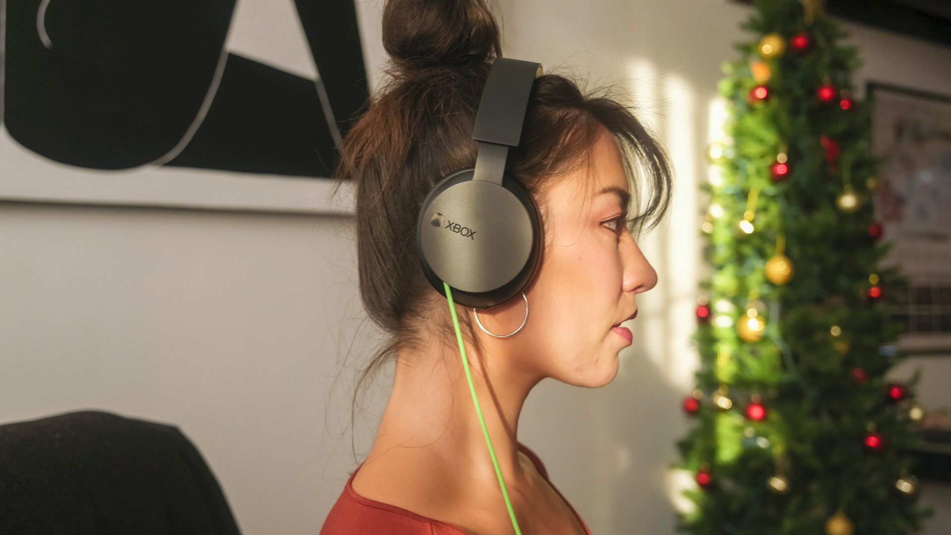 Whenever my laptop uses my XBOX wireless gaming headset's mic it lowers the volume of other... HERO.jpg