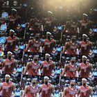 How do I fix my wallpaper? It puts 25 copies of the photo across my screen instead of one... iI9QsqiB0xlfsRvIJVwo0C4SHIoizcjXCC6KzAAEngQ.jpg