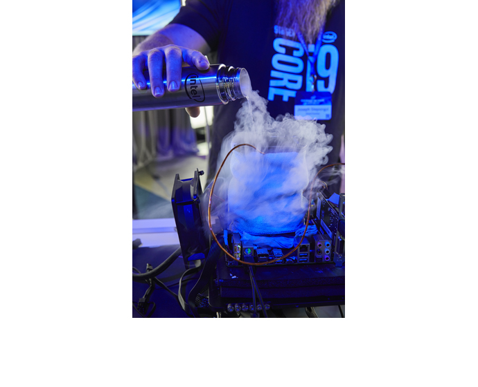 Can I download and use windows 10 on my ipad 9th gen? Intel-9th-Gen-Core-Overclock-11.jpg