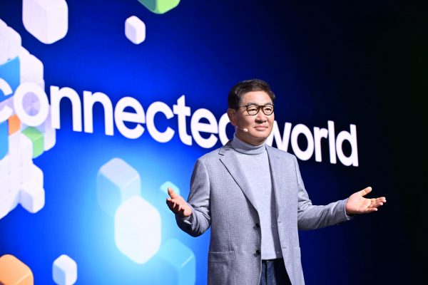 A laptop CES 2023 JH-Han-CES-2023-600x400.jpg