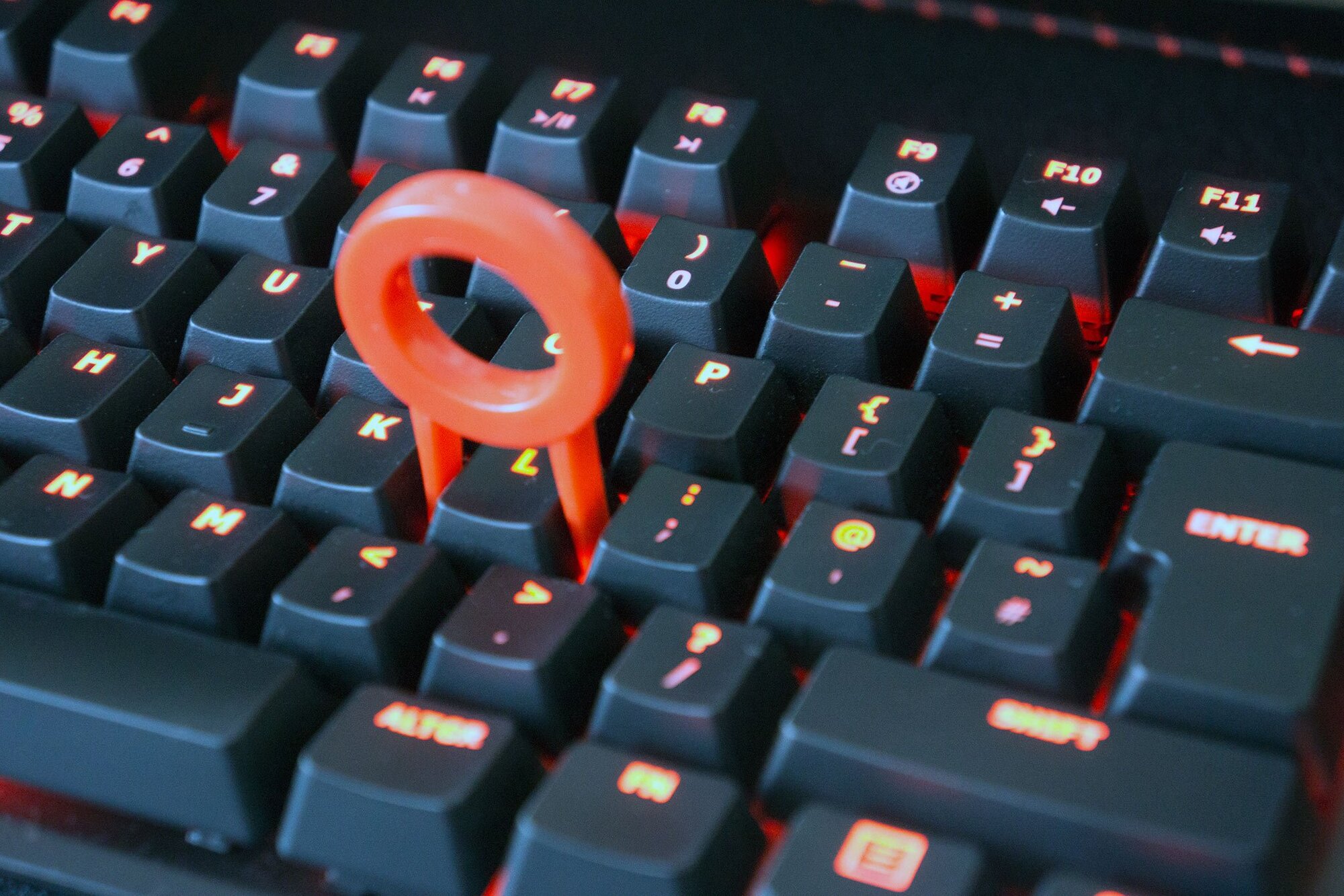 My license key label is scratched. How can I get the key back? keyboard-keycap-pullers-2.jpg