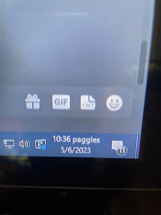 My Windows 10 says paggles right next to the time, what does this mean? kmy626hp5dya1.jpg