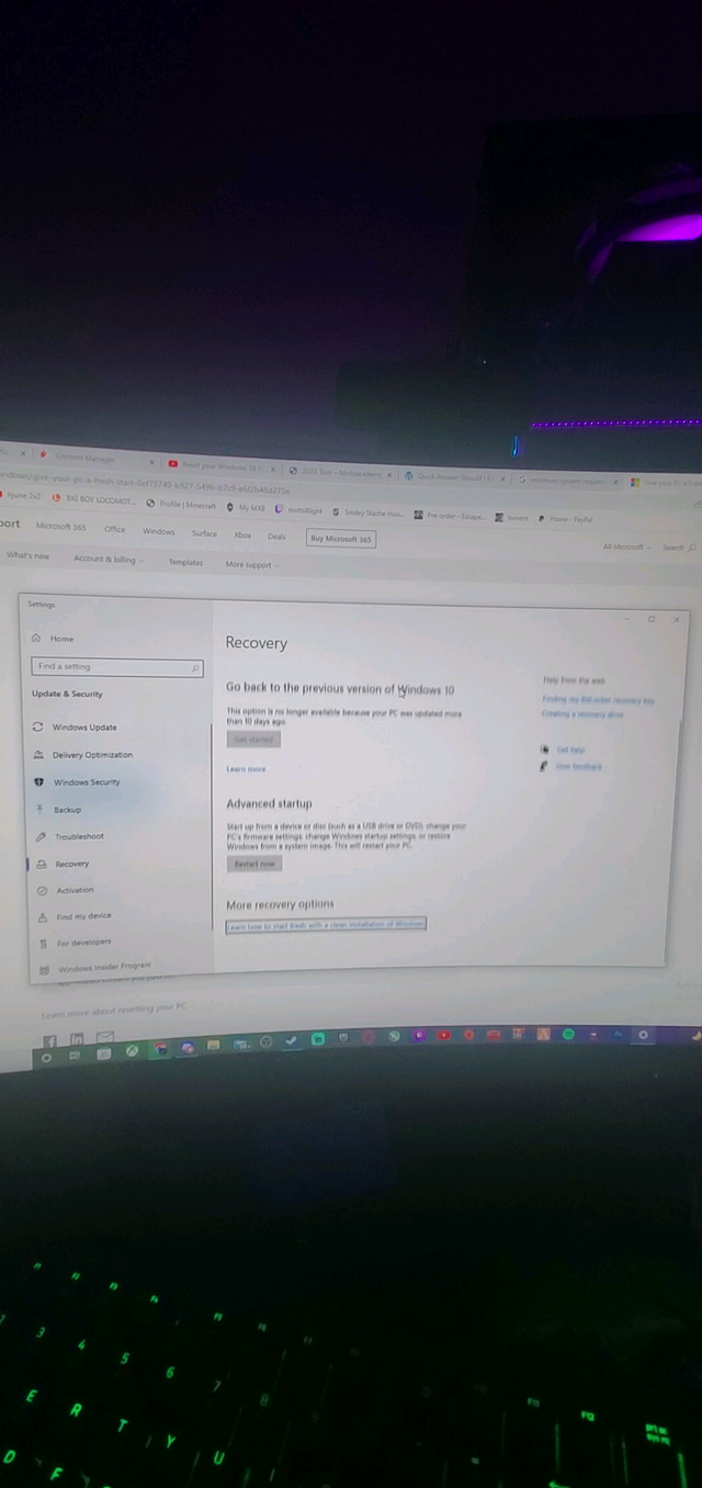 only does this in Microsoft related apps/settings like when I try to change wifi networks,... LXyEiW2-TiPb-jTpLUVkNT8KD0duq6kg4Ggo-hL5MiQ.png