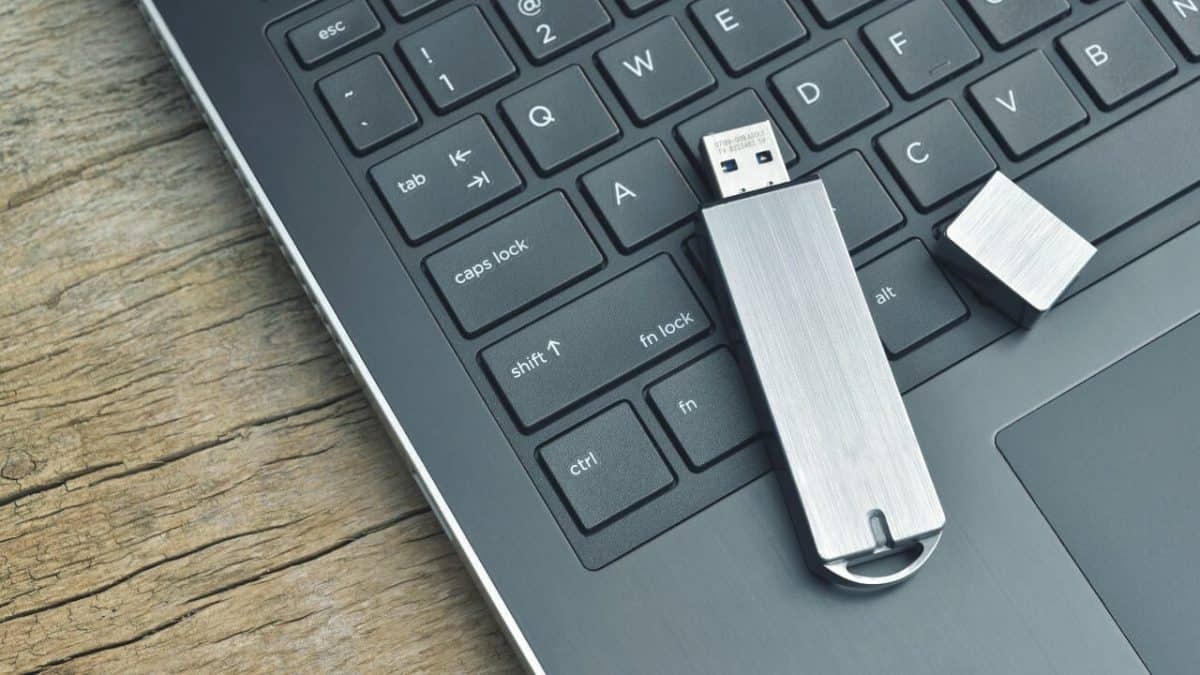 How to Make a Bootable Windows 10 USB Drive? Make-a-Bootable-Windows-10-USB-Drive-2-scaled.jpg