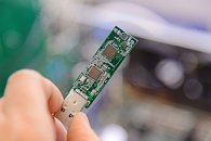 Intel Unveils Neural Compute Stick 2 for Smarter AI Edge Devices ncyecgAU6O9mNdad_thm.jpg