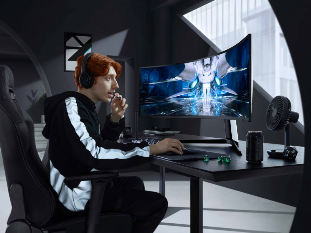 Whole interface is zoomed in upon startup with Odyssey G9. Odyssey_Neo_G9_PR_main4.jpg