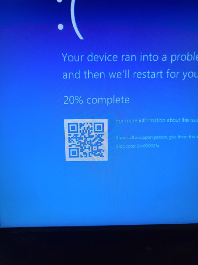 Keep getting a BSOD in the middle of Windows 10 20H2 update olji0amt5ar61.jpg