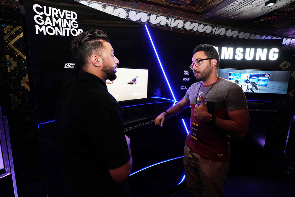 Samsung Introduces 27 inch 240Hz G-Sync Curved Gaming Monitor CRG5 PC-Gaming-Show_8.jpg