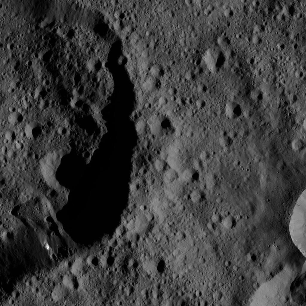 Remove Wall Earth Moon ISS Solar System PIA20669.jpg