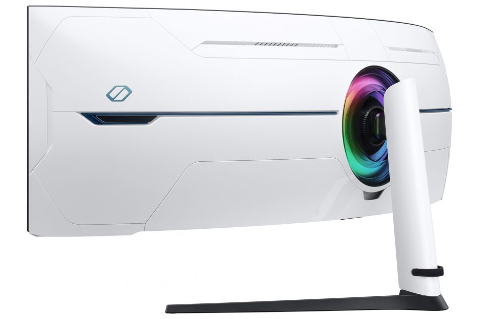 Whole interface is zoomed in upon startup with Odyssey G9. Samsung_Odyssey_G95NC_2-m-950x633.jpg