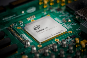 Intel announces Stratix 10 TX 58Fbps FPGA enabling 400Gb Ethernet Stratix_10_SX_Board_Side-300x200.png