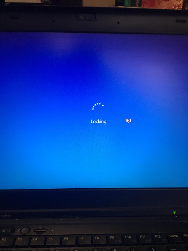 my computer has been doing this for hours and hours and I can't turn it off sytl8dsnvsr61.jpg