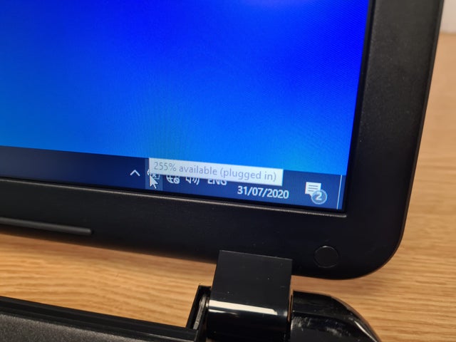 There is no battery in the laptop t5qd9oc54n871.jpg
