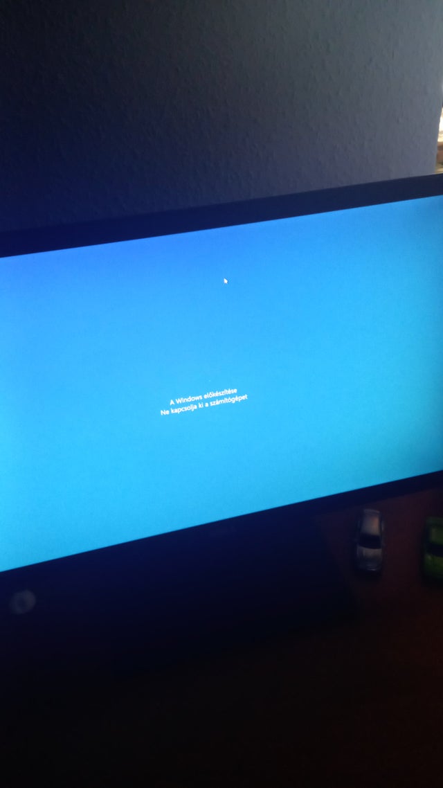 didn't say update yet has been preparing for minutes ttw2h0eh8gza1.jpg