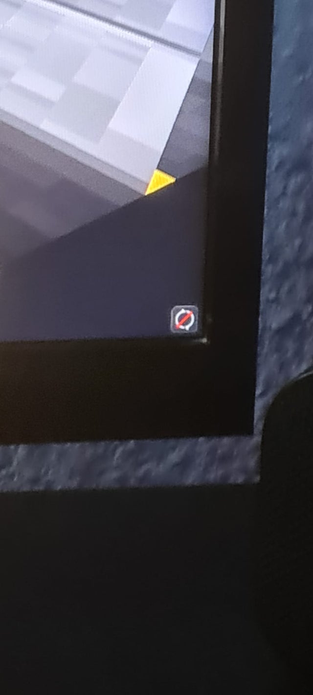 So my friend has a problem with fps whemever he plays a game on full screen it drops to... v74jh268c2491.jpg