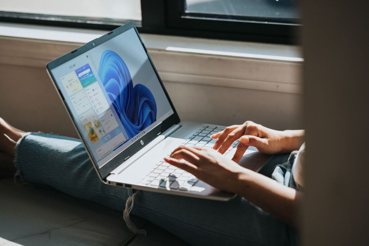 Windows 11 23H2 welcomes in-house Microsoft Copilot Windows-11-23H2-welcomes-in-house-Microsoft-Copilot-scaled.jpg