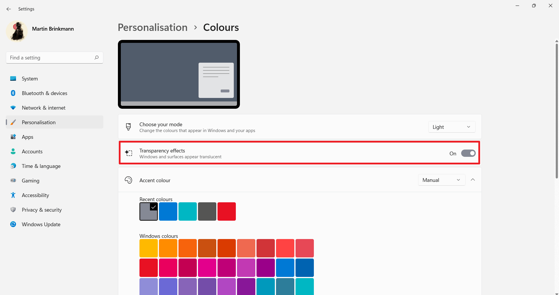 Change the Windows 11 taskbar into a transparent taskbar windows-11-taskbar-transparency-effect.png