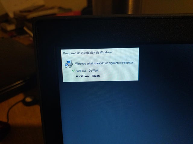 I'm reinstalling from an usb, and it keeps restarting and showing this. It's been an hour.... wty444yrvhq61.jpg