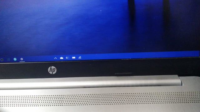 How do I move the system tray to the right side of the Taskbar like normal instead if it... wvb64ey8mdr61.jpg