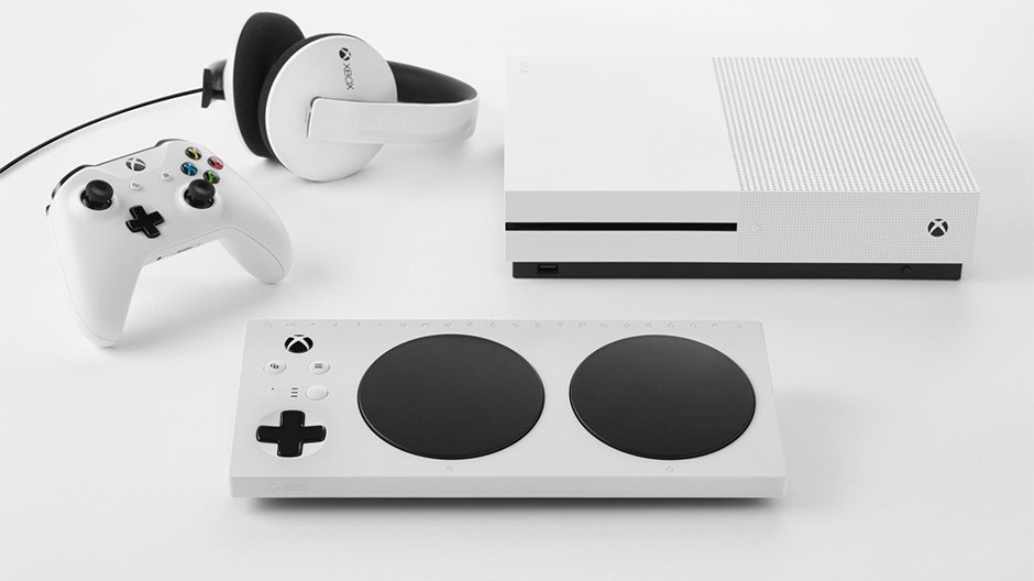 Gaming Gets More Inclusive with the Launch of Xbox Adaptive Controler XACLaunchHERO-hero.jpg
