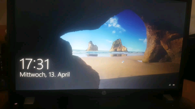 when I open my laptop it doesnt go to the sign in screen it just goes in a weird staat of... yHnP6SVxxrGf5WdbN473cGJCzWFi_biiY_3sqxbfPnk.png
