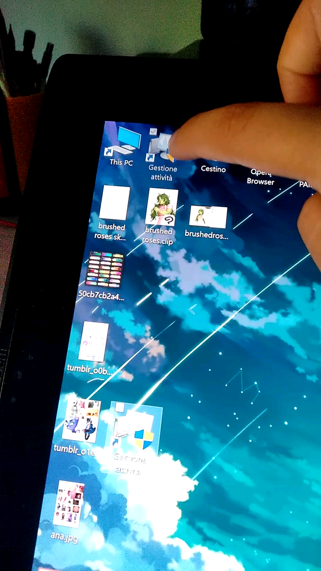 Why does this icon move elsewhere anytime I turn on my pc? It's not the end of the world or... yyUjyCDFztKoZQJl7YBEMQVE9vTwu5dPOtxBTvgPfr4.png