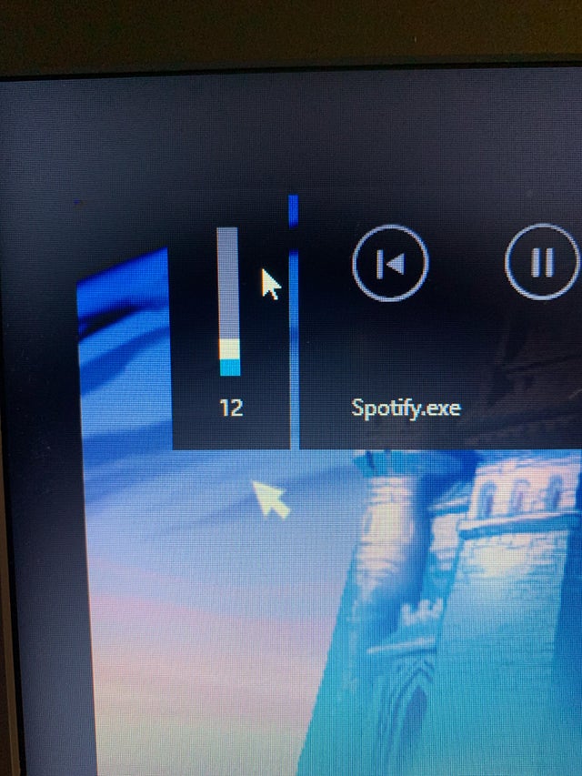 Volume pop up doesn’t go away on it’s own, there are 2 cursors and one always stays there... zipj8jbzf2491.jpg